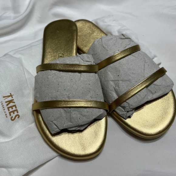 Tkees Gemma Women's Sandals NWT Metallic & Classic Colors - Picture 3 of 12